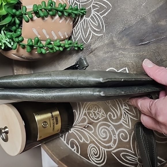 Crossbody Purse - Picture 6 of 9